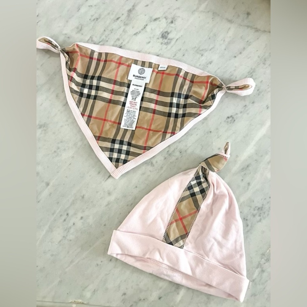 NWOT Burberry bib and hat set